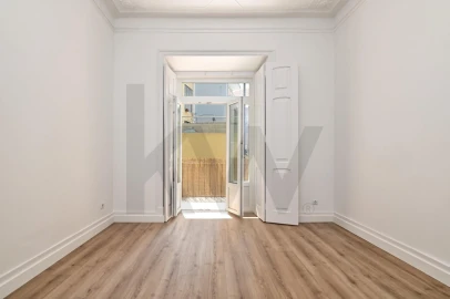 Apartamento T5 para Arrendamento em Santo António