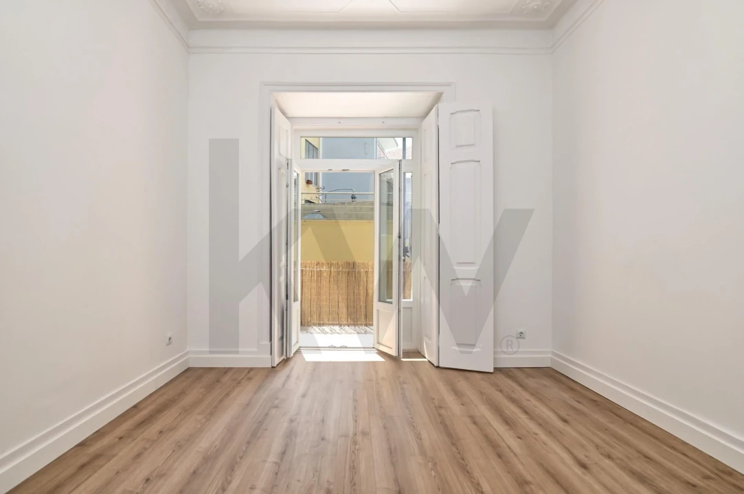 Apartamento T5 para Arrendamento em Santo António Foto 10