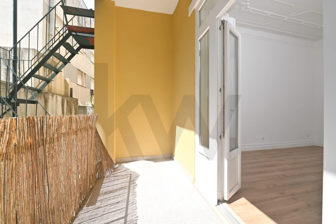 Apartamento T5 para Arrendamento em Santo António Foto 12