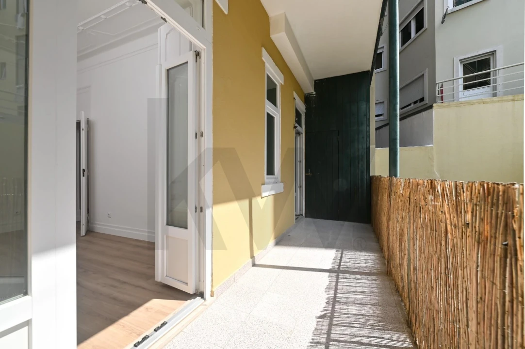 Apartamento T5 para Arrendamento em Santo António Foto 13