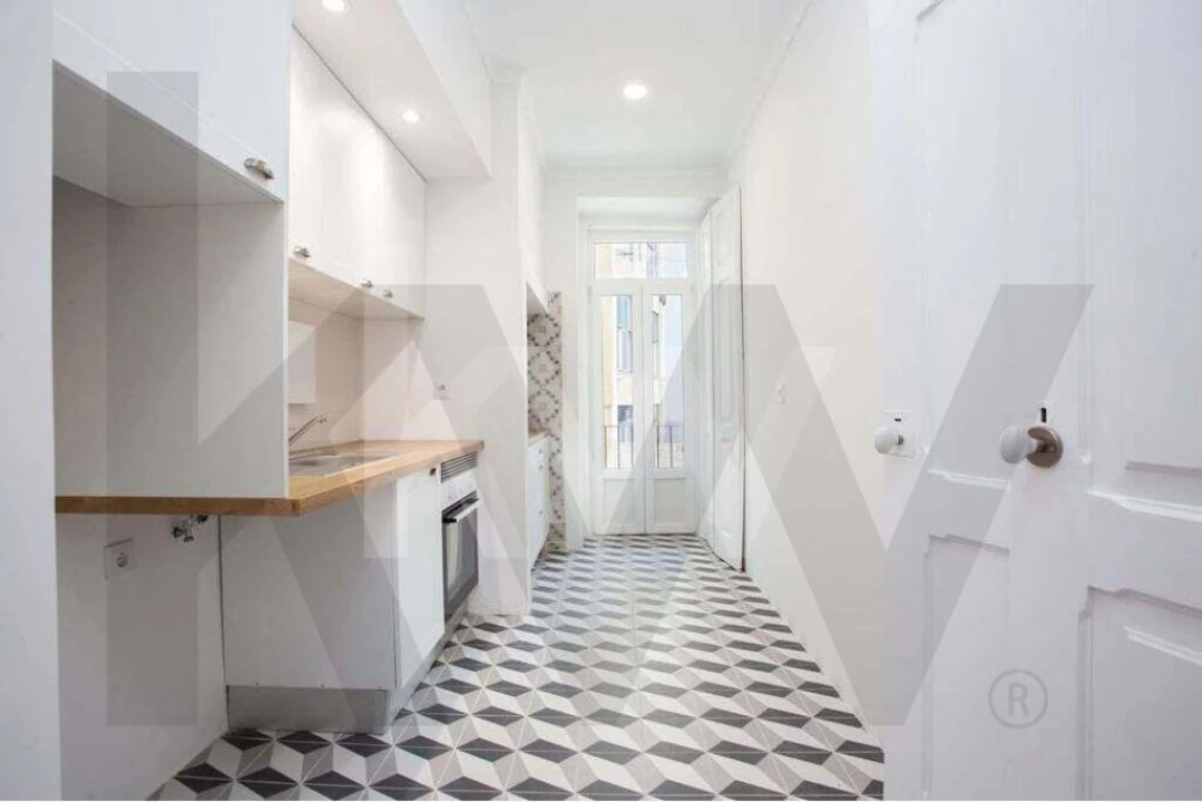 Apartamento T5 para Arrendamento em Santo António Foto 3