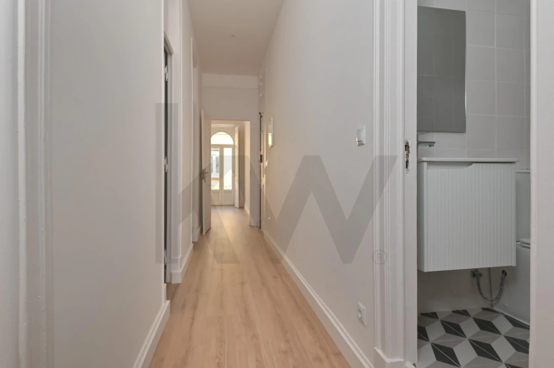 Apartamento T5 para Arrendamento em Santo António Foto 8