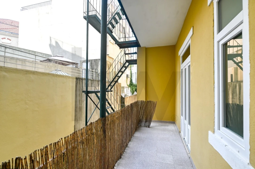 Apartamento T5 para Arrendamento em Santo António Foto 6