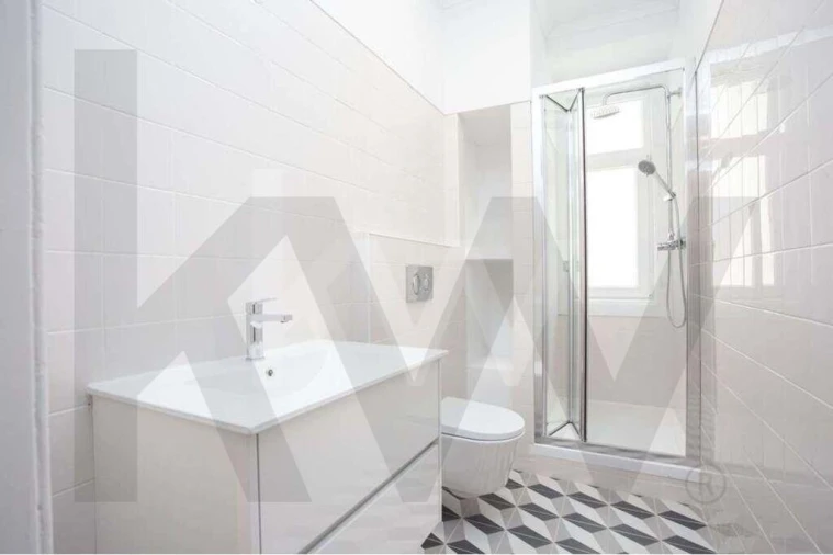 Apartamento T5 para Arrendamento em Santo António Foto 10