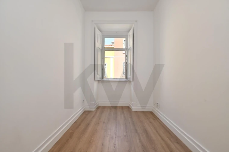 Apartamento T5 para Arrendamento em Santo António Foto 25