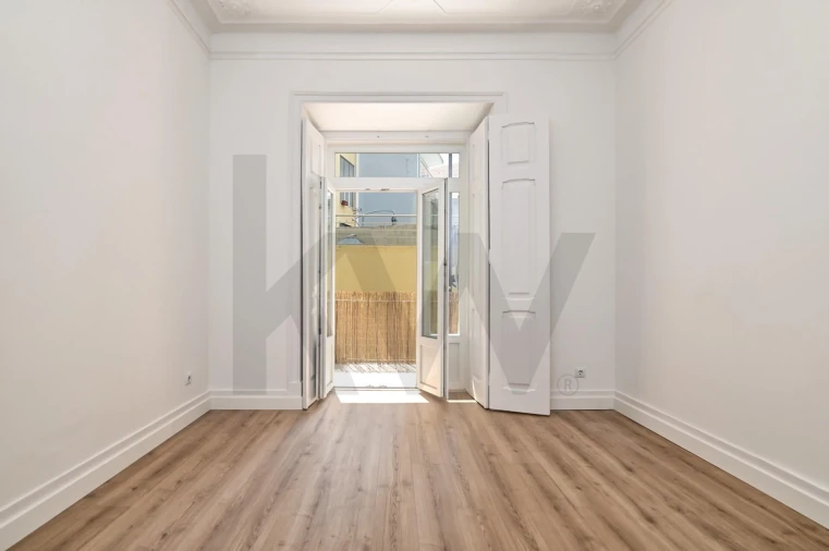 Apartamento T5 para Arrendamento em Santo António Foto 10