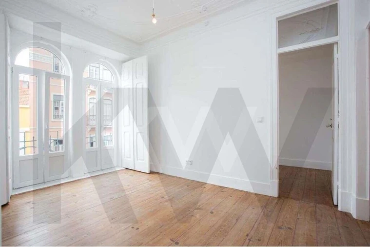 Apartamento T5 para Arrendamento em Santo António Foto 13