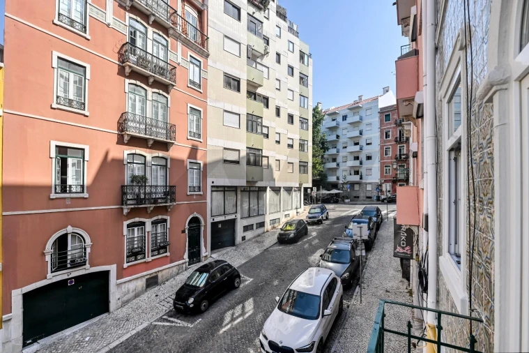 Apartamento T5 para Arrendamento em Santo António Foto 27