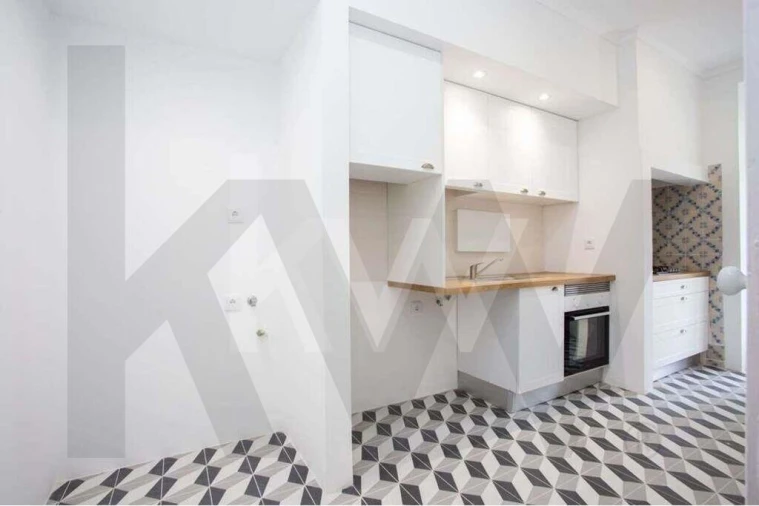 Apartamento T5 para Arrendamento em Santo António Foto 2