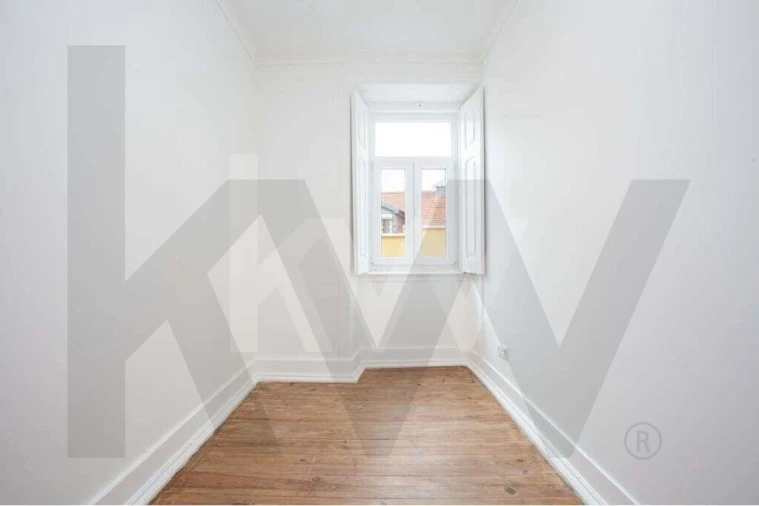 Apartamento T5 para Arrendamento em Santo António Foto 14