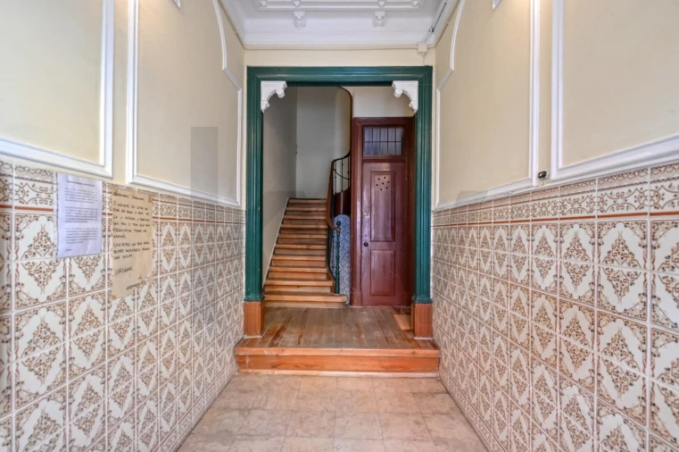 Apartamento T5 para Arrendamento em Santo António Foto 2