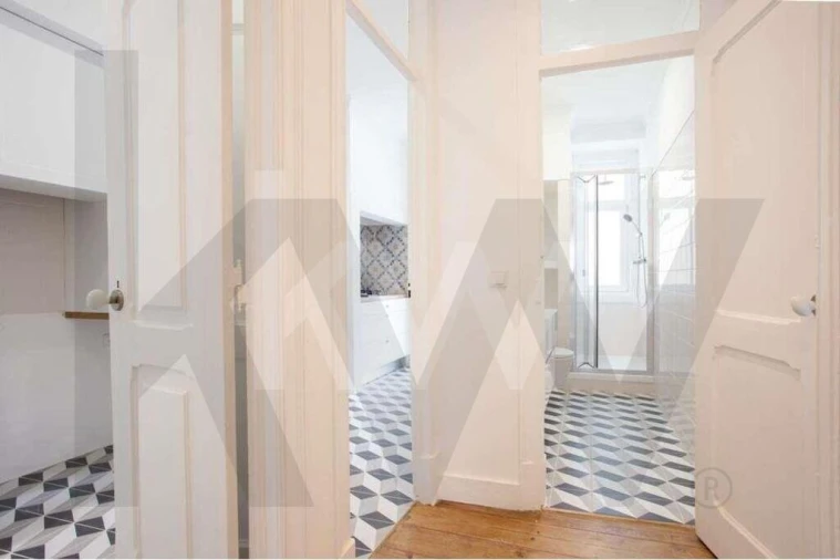 Apartamento T5 para Arrendamento em Santo António Foto 8