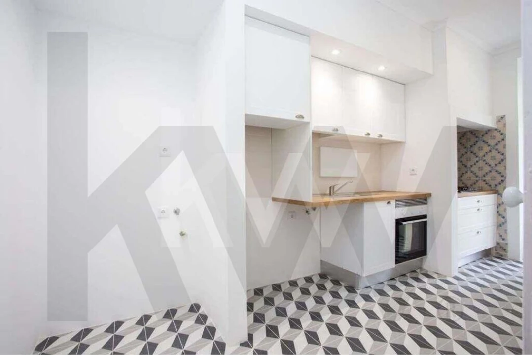 Apartamento T5 para Arrendamento em Santo António Foto 2