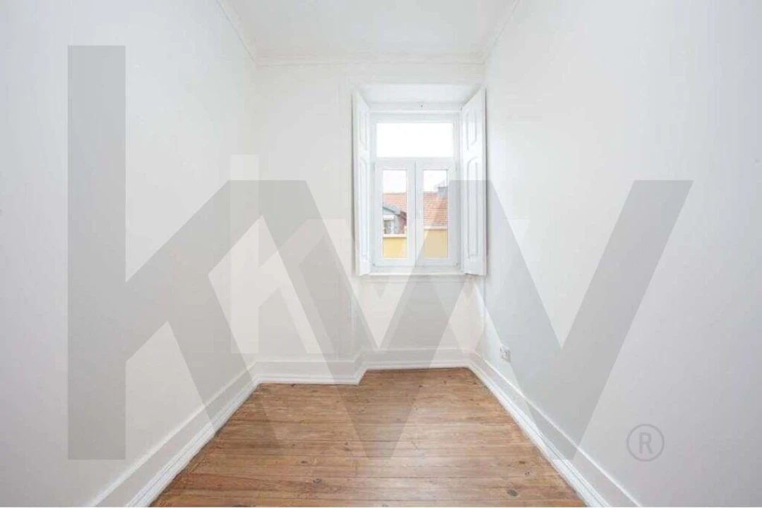 Apartamento T5 para Arrendamento em Santo António Foto 14