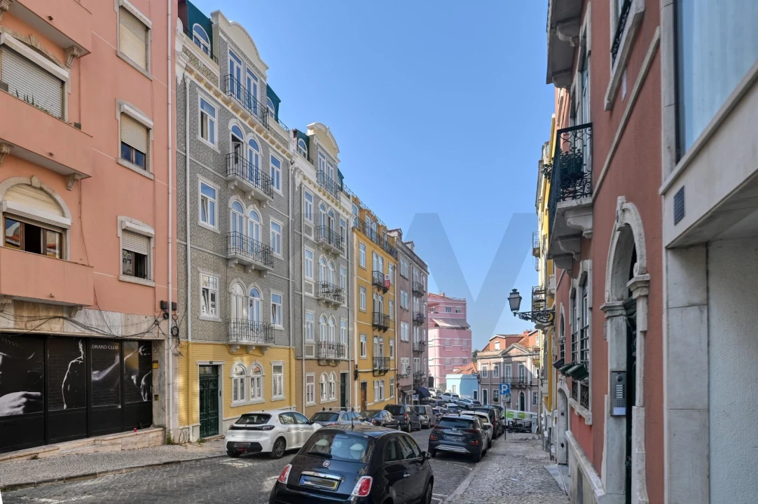 Apartamento T5 para Arrendamento em Santo António Foto 1