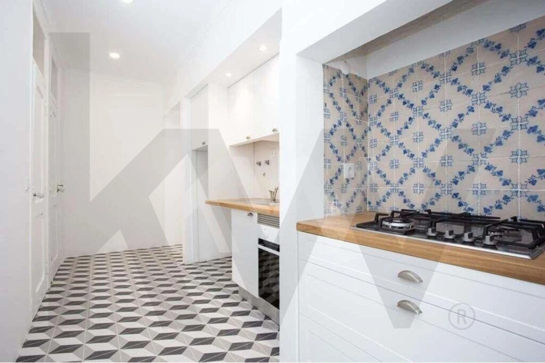 Apartamento T5 para Arrendamento em Santo António Foto 6