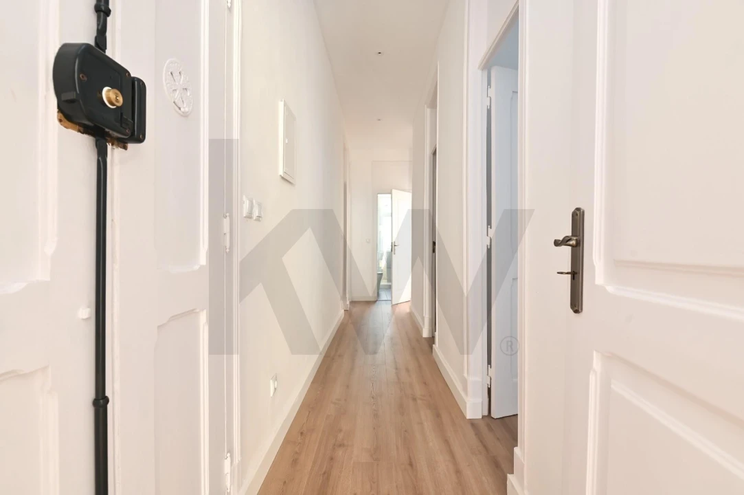 Apartamento T5 para Arrendamento em Santo António Foto 3