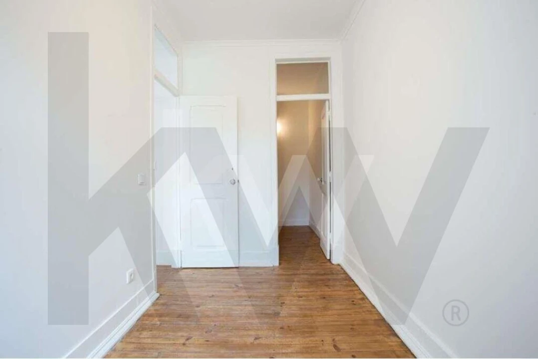 Apartamento T5 para Arrendamento em Santo António Foto 18