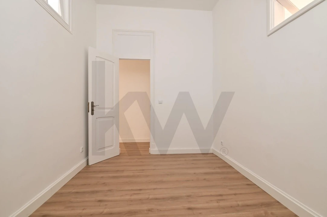 Apartamento T5 para Arrendamento em Santo António Foto 17
