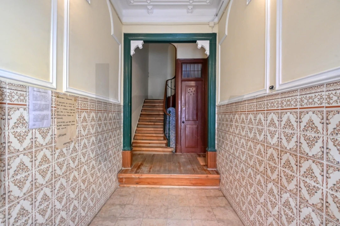 Apartamento T5 para Arrendamento em Santo António Foto 2