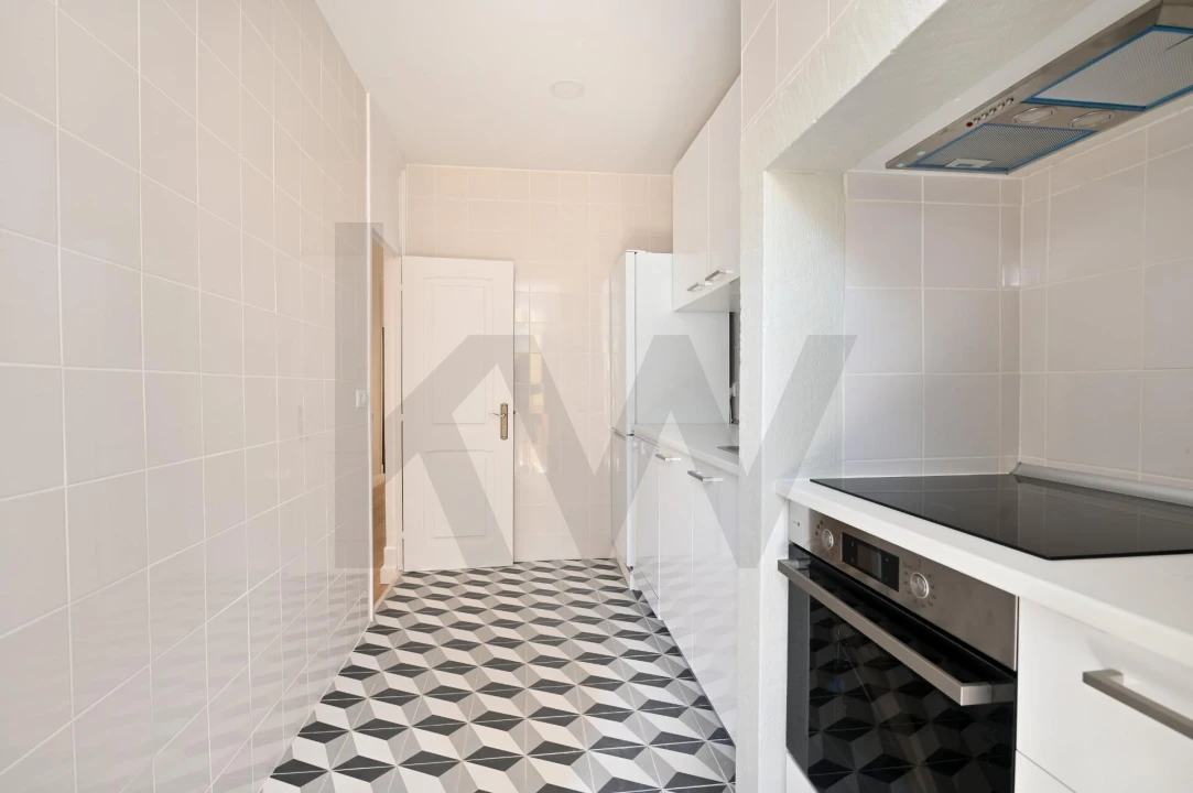 Apartamento T5 para Arrendamento em Santo António Foto 5