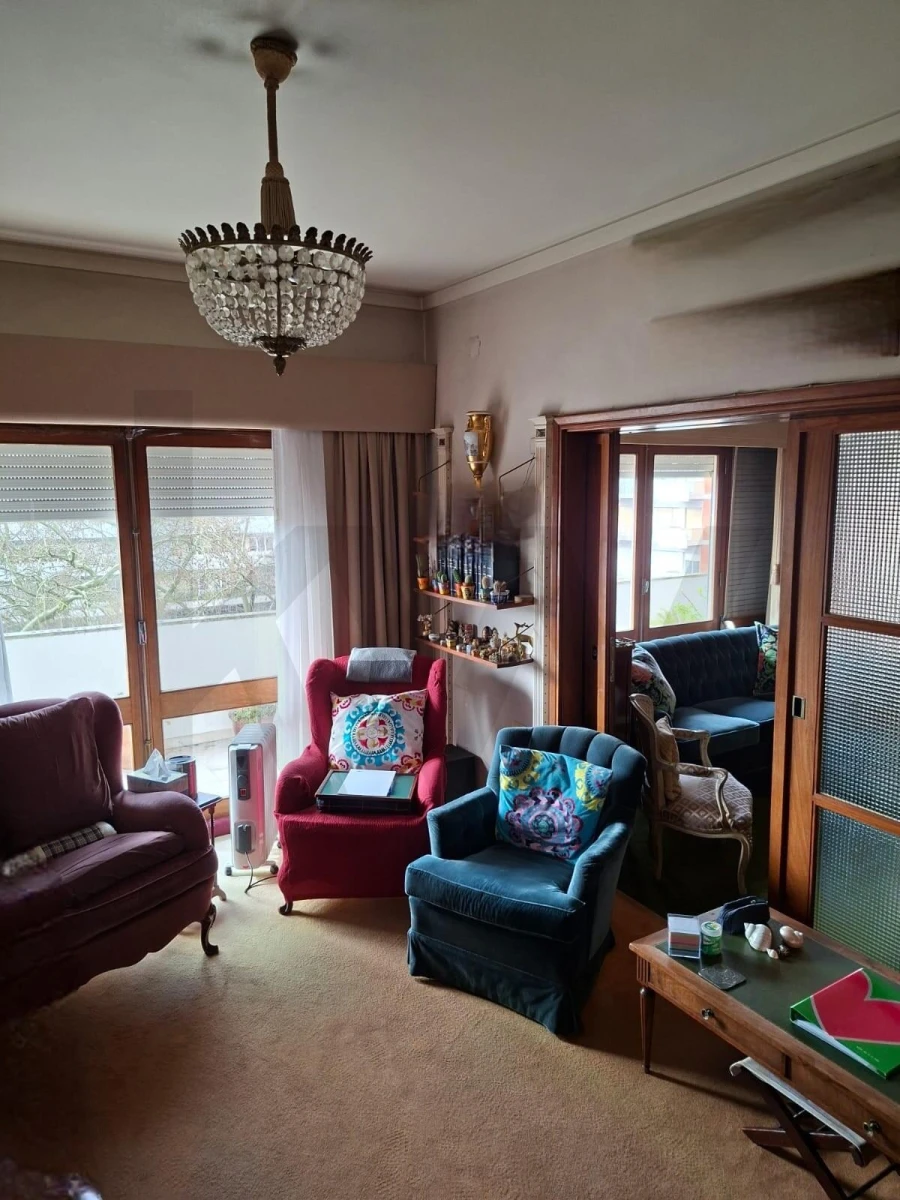 Apartamento T5 para Venda em Lumiar Foto 7