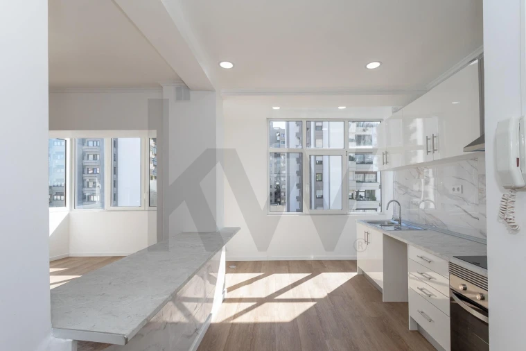 Apartamento T3 para Venda em Águas Livres Foto 2