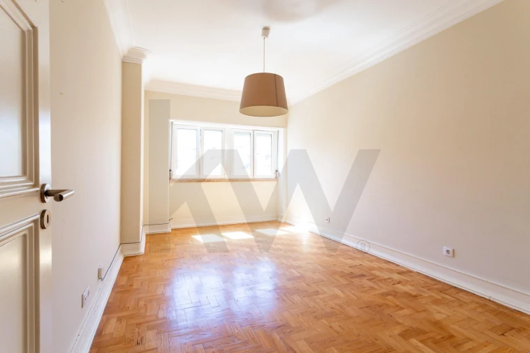 Apartamento T3 para Venda em Beato Foto 2