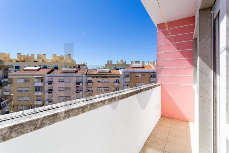 Apartamento T3 para Venda em Beato Foto 24