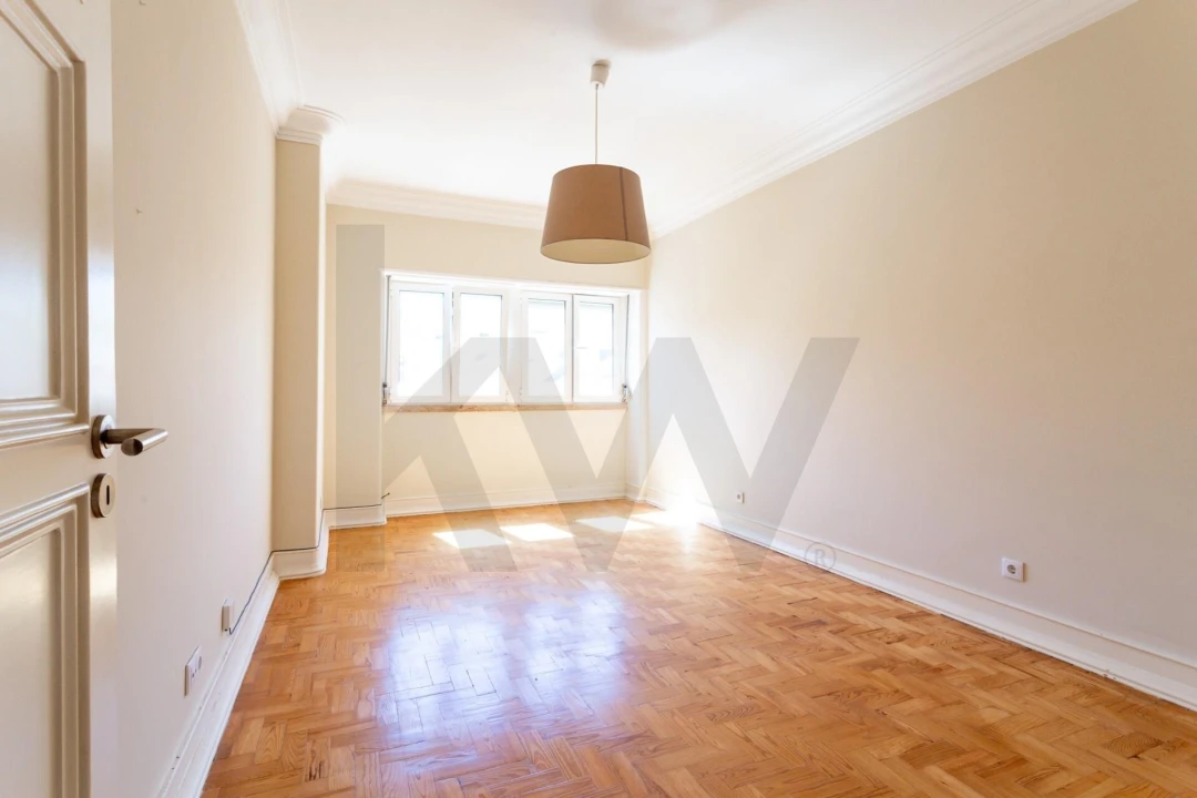 Apartamento T3 para Venda em Beato Foto 2