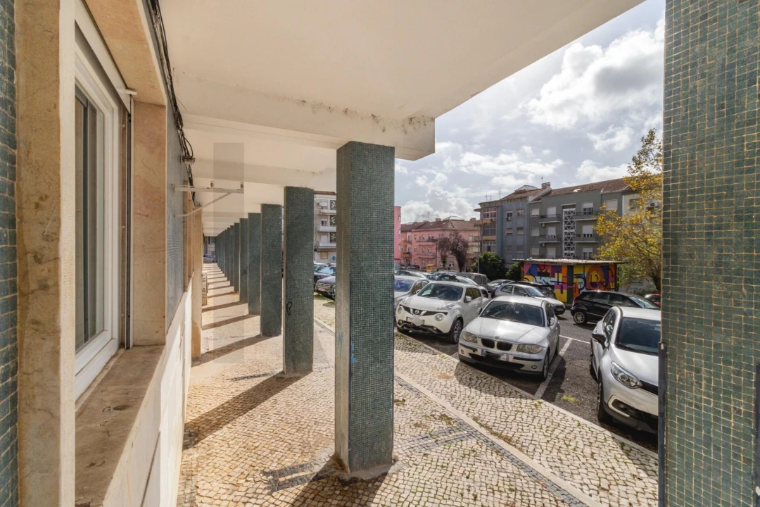 Apartamento T2 para Venda em Pontinha e Famões Foto 21