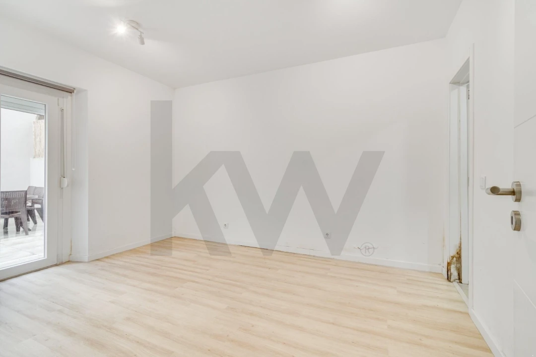 Apartamento T2 para Venda em Pontinha e Famões Foto 4