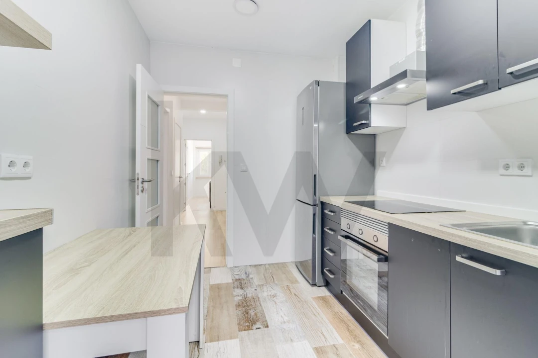 Apartamento T2 para Venda em Pontinha e Famões Foto 8