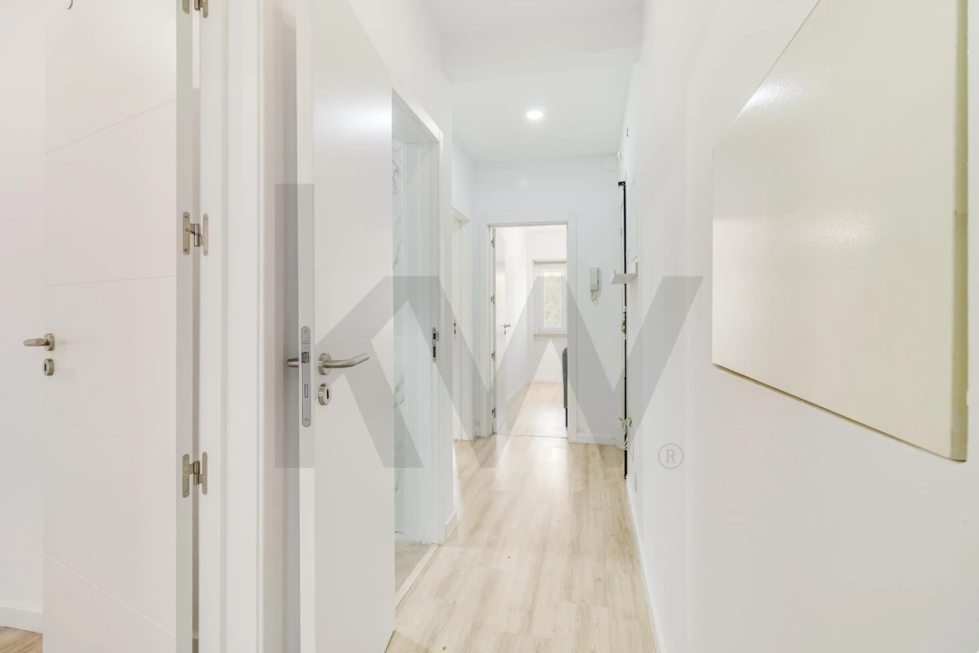 Apartamento T2 para Venda em Pontinha e Famões Foto 1