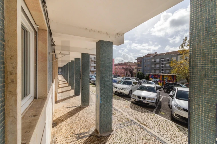 Apartamento T2 para Venda em Pontinha e Famões Foto 21