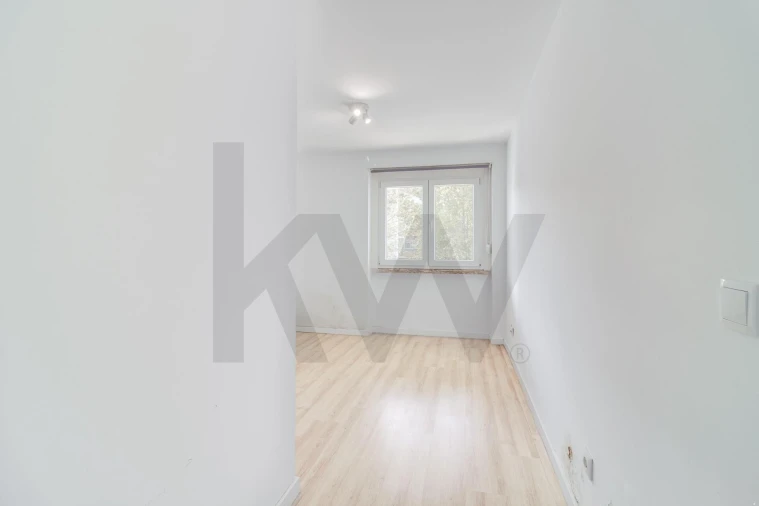 Apartamento T2 para Venda em Pontinha e Famões Foto 13