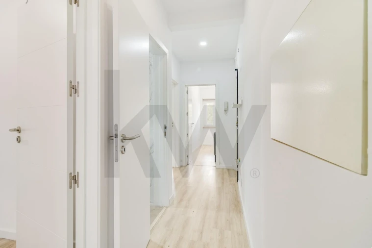 Apartamento T2 para Venda em Pontinha e Famões Foto 1