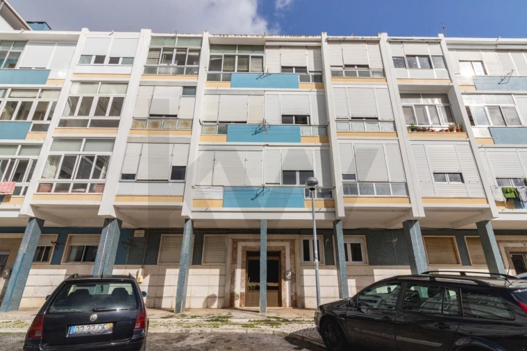 Apartamento T2 para Venda em Pontinha e Famões Foto 22