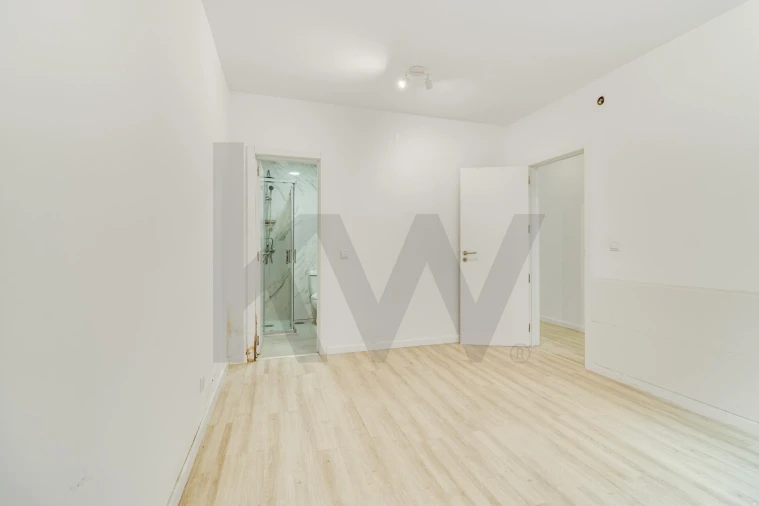 Apartamento T2 para Venda em Pontinha e Famões Foto 6