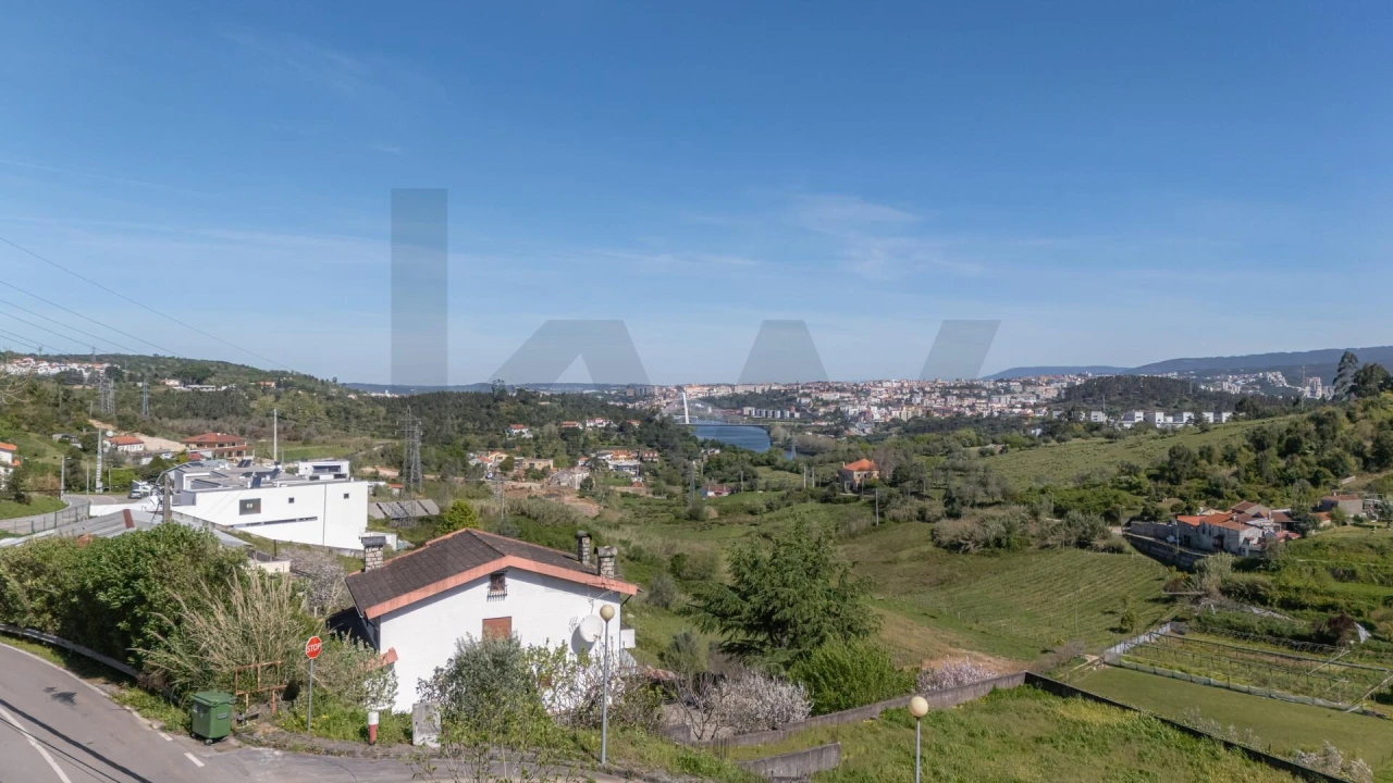 Moradia T5 para Venda em Eiras e São Paulo de Frades Foto 34