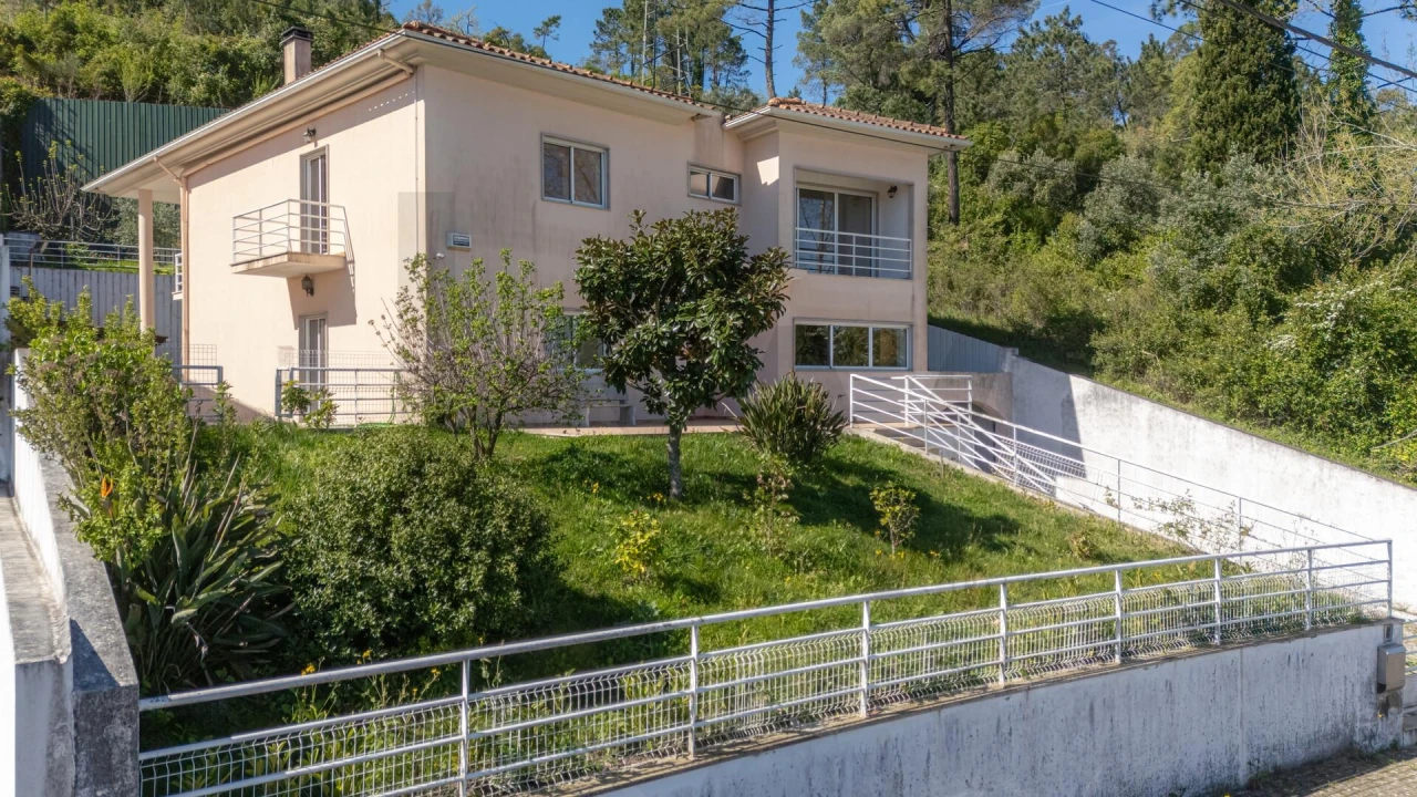 Moradia T5 para Venda em Eiras e São Paulo de Frades Foto 28