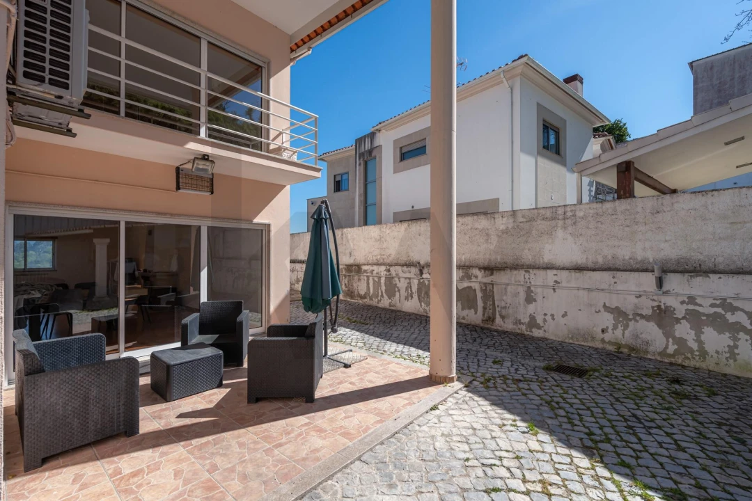 Moradia T5 para Venda em Eiras e São Paulo de Frades Foto 30