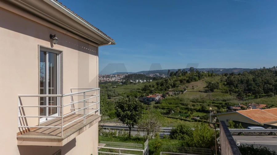 Moradia T5 para Venda em Eiras e São Paulo de Frades Foto 36