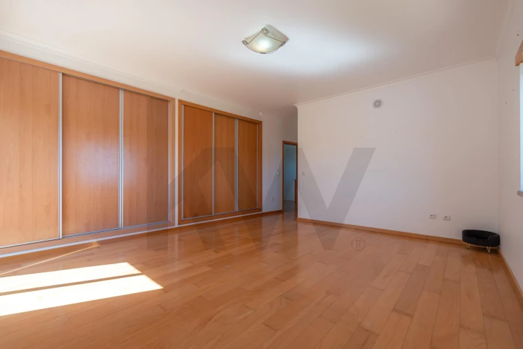 Moradia T5 para Venda em Eiras e São Paulo de Frades Foto 21