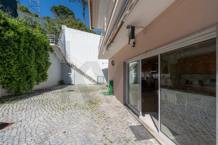 Moradia T5 para Venda em Eiras e São Paulo de Frades Foto 29