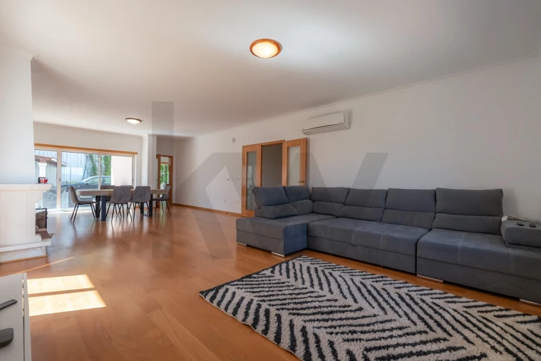 Moradia T5 para Venda em Eiras e São Paulo de Frades Foto 3