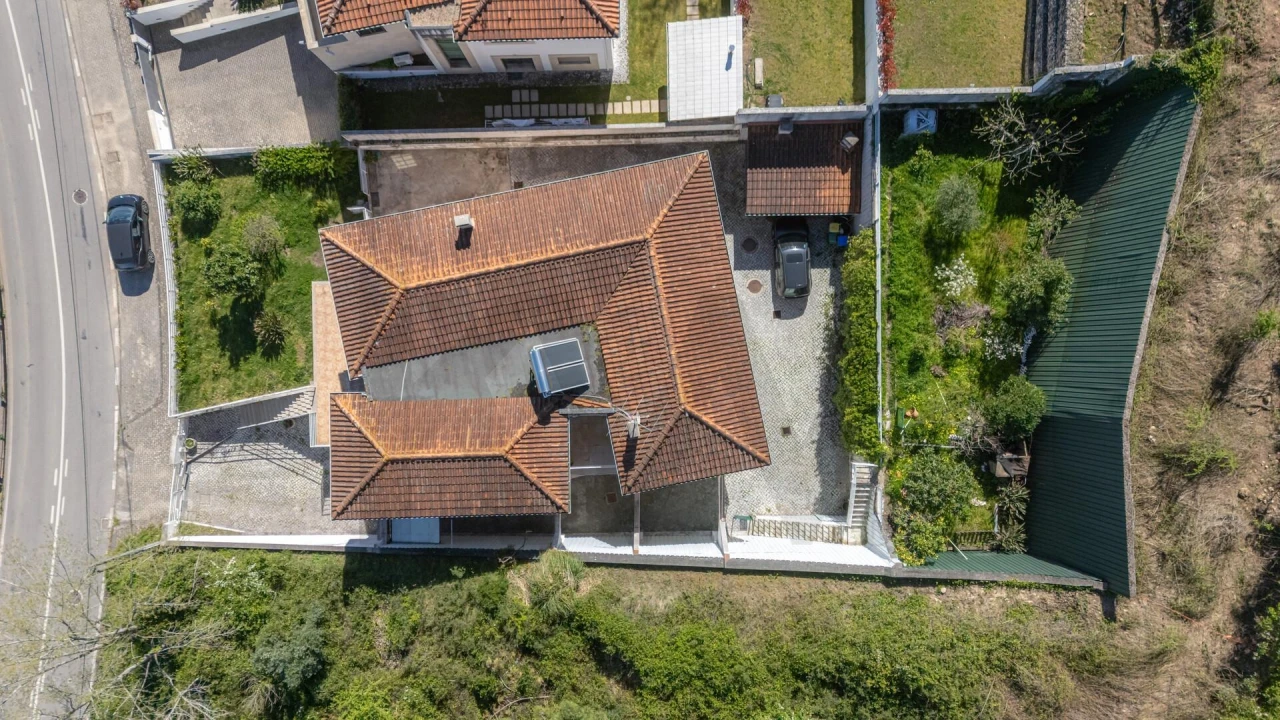 Moradia T5 para Venda em Eiras e São Paulo de Frades Foto 26