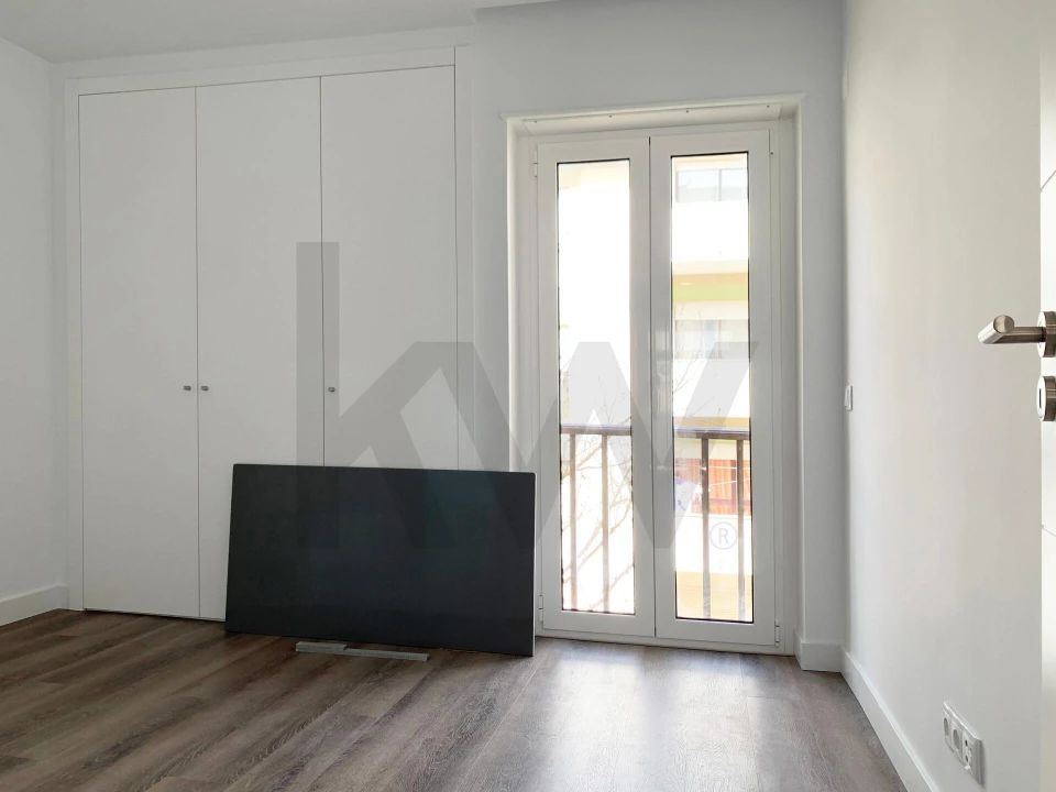 Apartamento T2 para Venda em Carnaxide e Queijas Foto 12