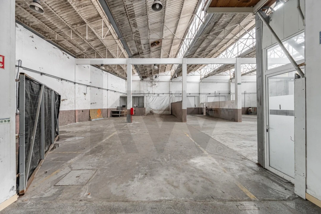 Armazém para Venda em Silvalde Foto 26