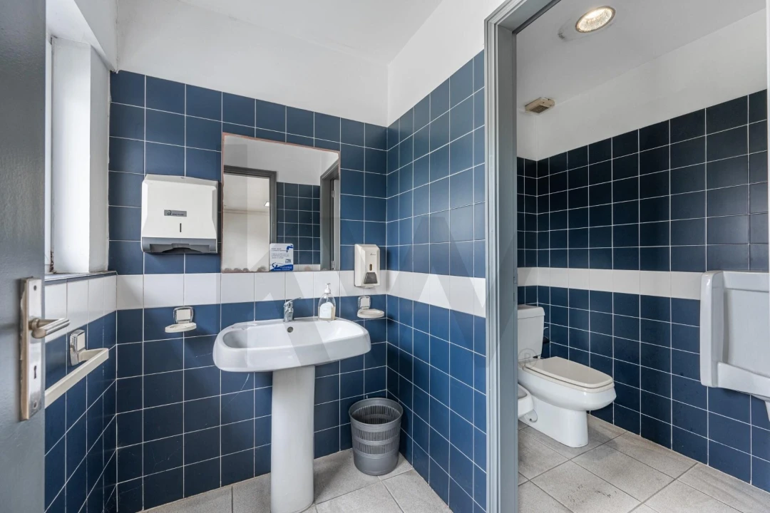 Armazém para Venda em Silvalde Foto 18